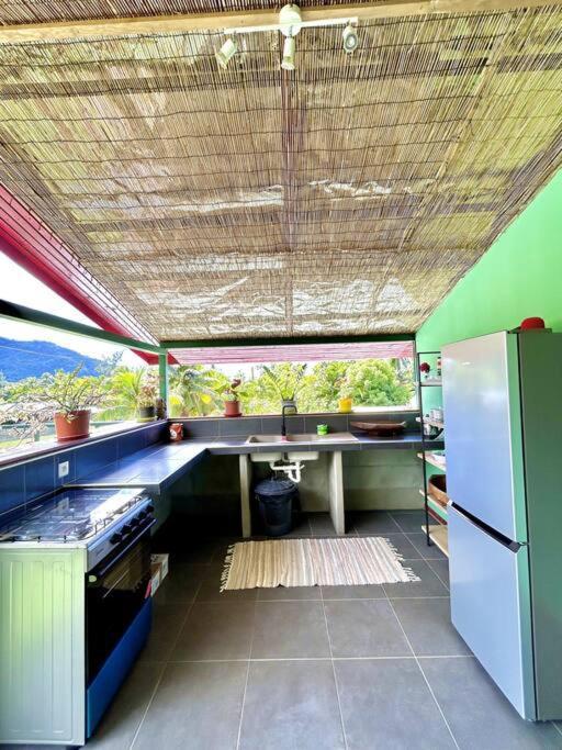 Mooz Lodge, The Local Discovery Afareaitu Buitenkant foto
